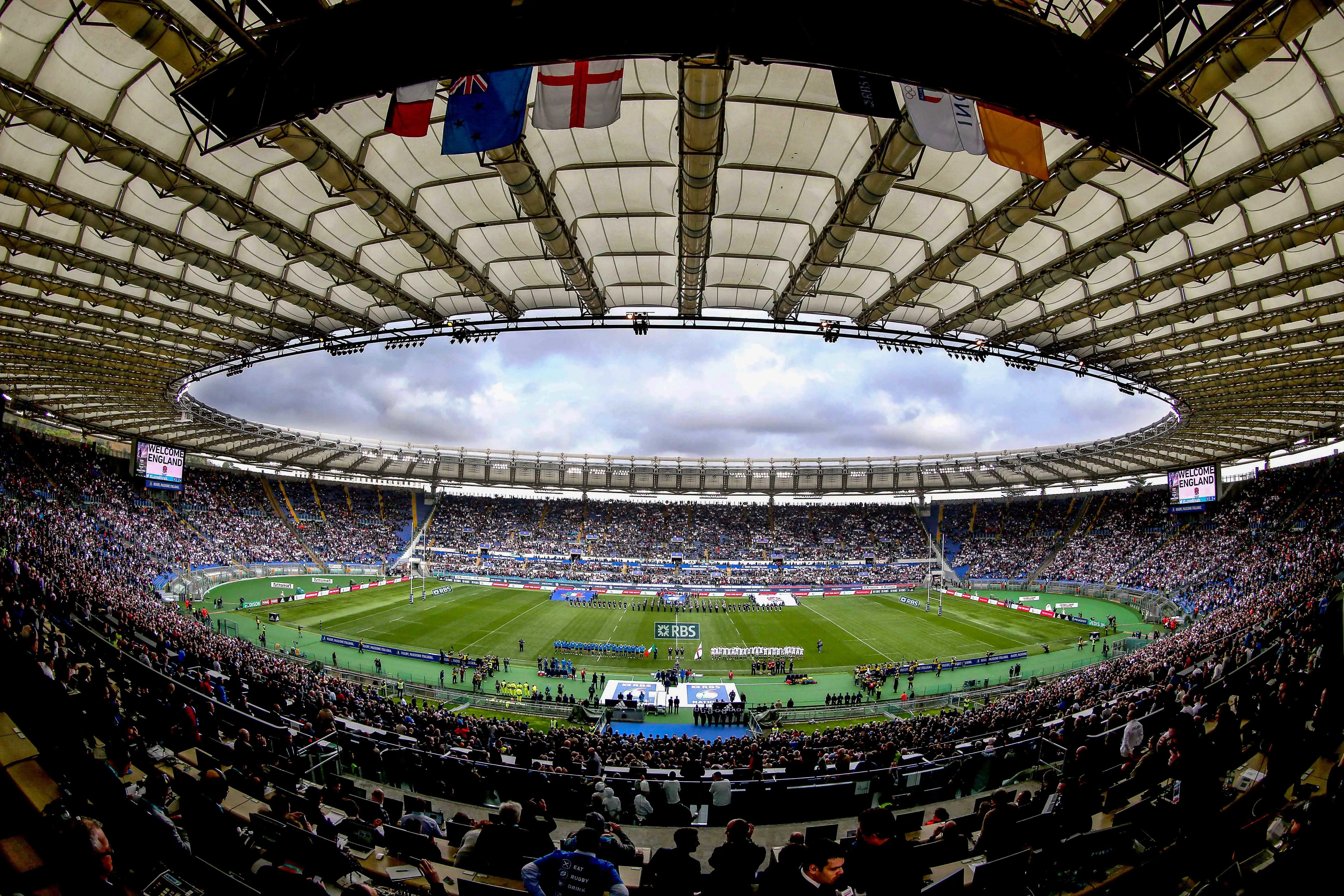 Moments des hymnes nationaux avant Italie v Angleterre au tournoi des 6 nations